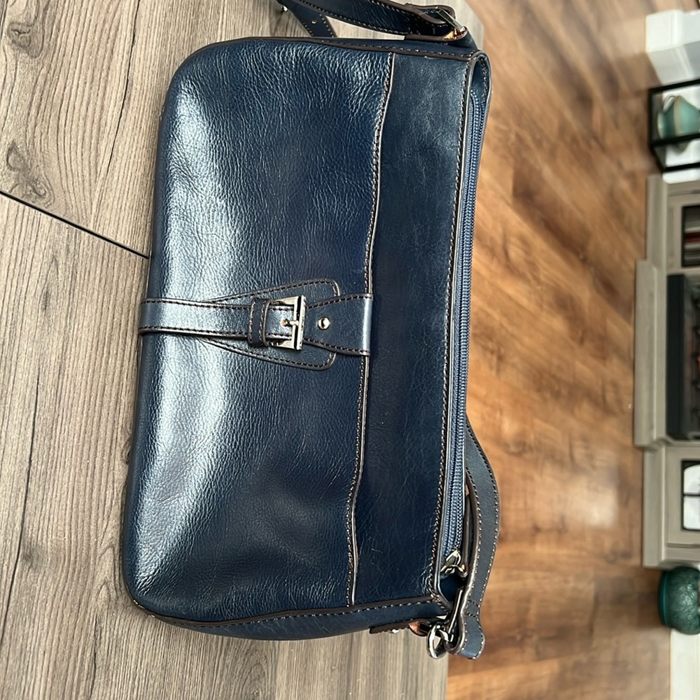 Etienne Aigner navy handbag purse